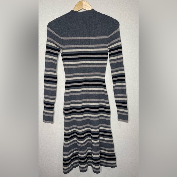 Theory Canonical Gray Wool Blend Mock Neck Striped Sweater Dress Size Small - Picture 4 of 6